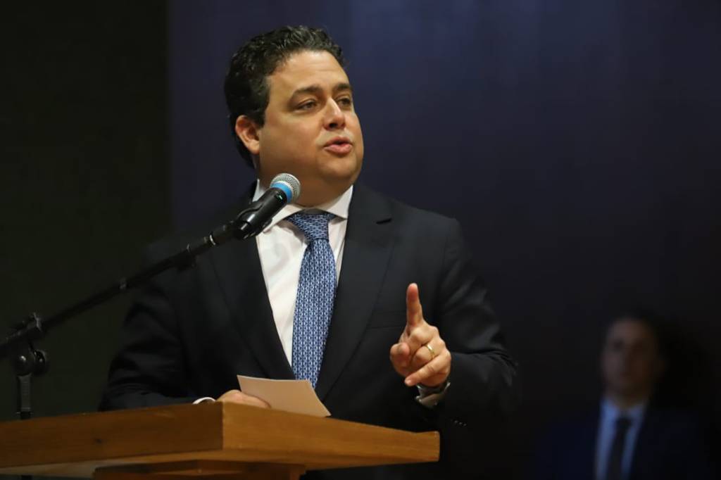 Sigilo do vídeo na investigação de Bolsonaro racha cúpula da OAB