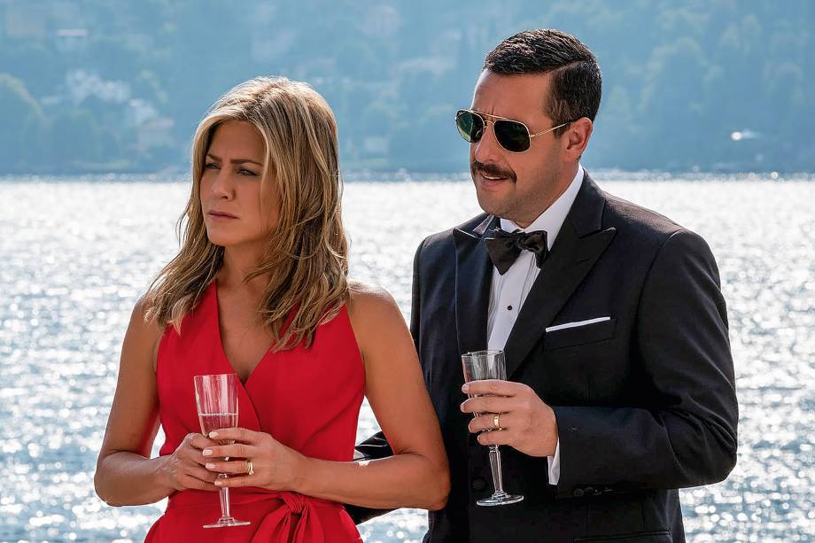 'MISTÉRIO NO MEDITERRÂNEO' (73 milhões de visualizações) - Um casal vivido por Adam Sandler e Jennifer Aniston precisa desvendar uma série de mortes no iate de um ricaço 'MISTÉRIO NO MEDITERRÂNEO' (73 milhões de visualizações) - Um casal vivido por Adam Sandler e Jennifer Aniston precisa desvendar uma série de mortes no iate de um ricaço