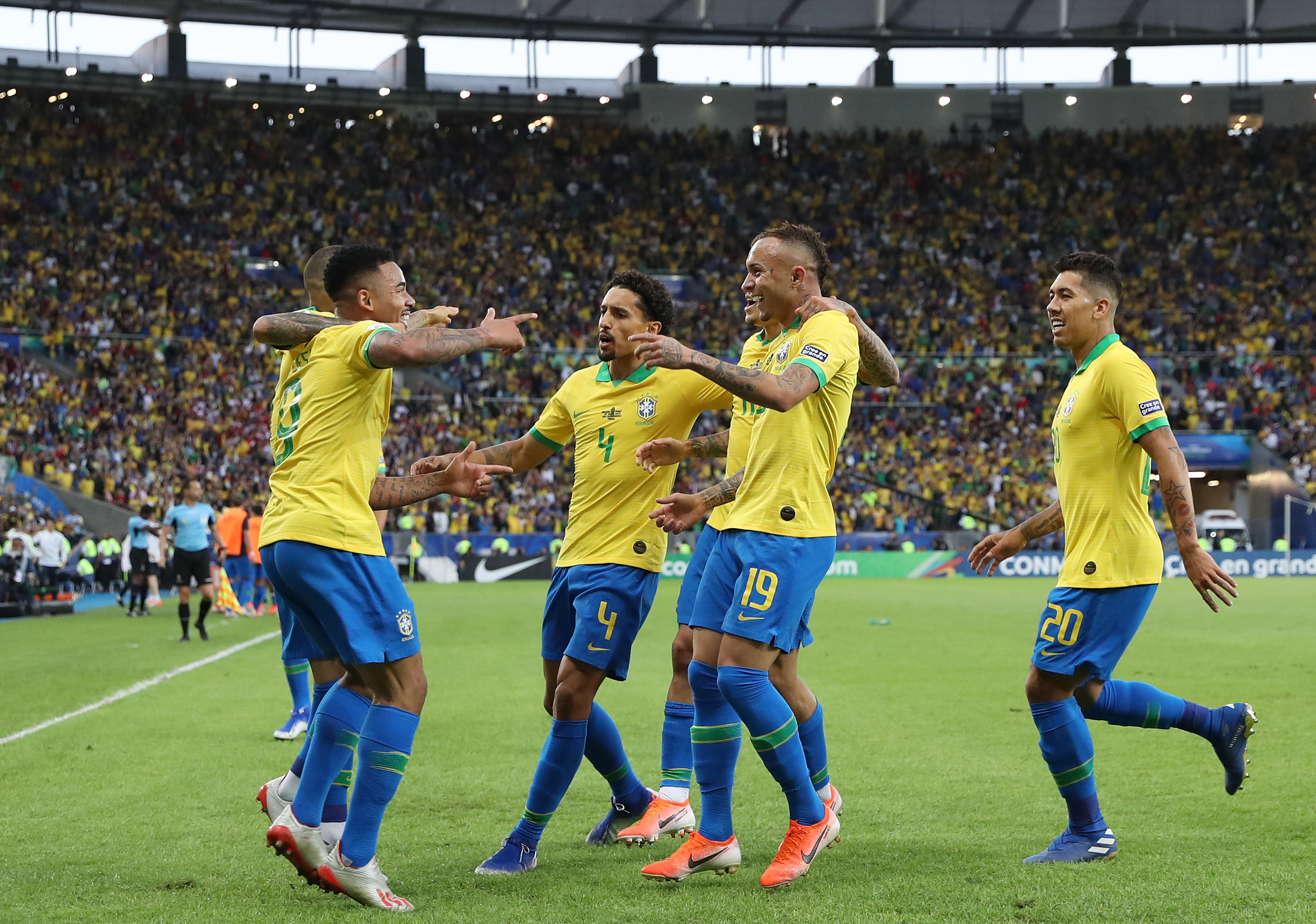 Qual foi a derrota marcante na seleção brasileira no Maracanã?