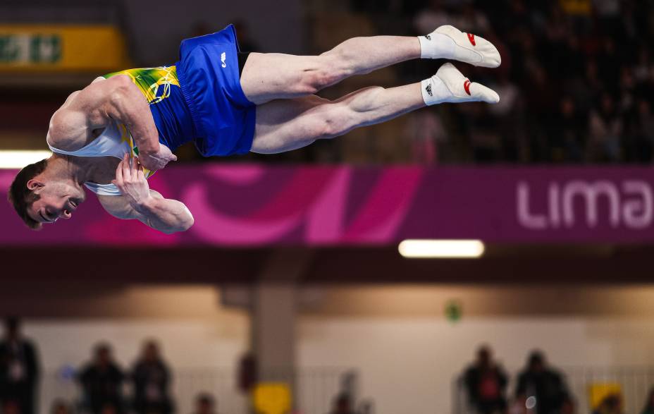 Arthur Zanetti, do Brasil, em ação na Ginástica Artística, no ginásio Polideportivo Villa El Salvador, em Lima