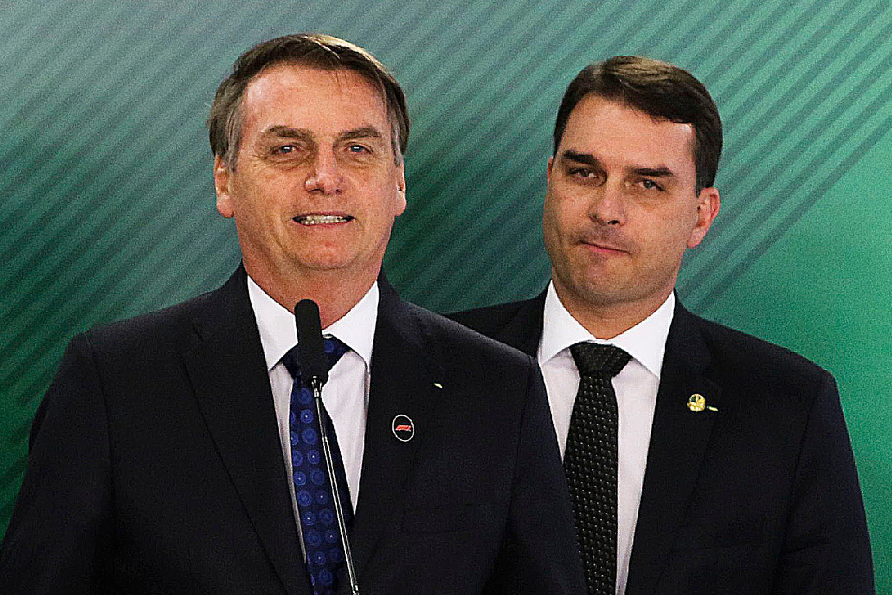 Bolsonaro diz que acusações contra o filho Flávio já foram ‘resolvidas