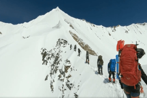 Alpinistas desapareceram escalando o Himalaia