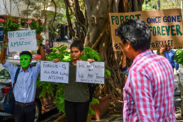 Protesto pela preservação da Amazônia diante do consulado do Brasil em Mumbai, Índia - 23/08/2019