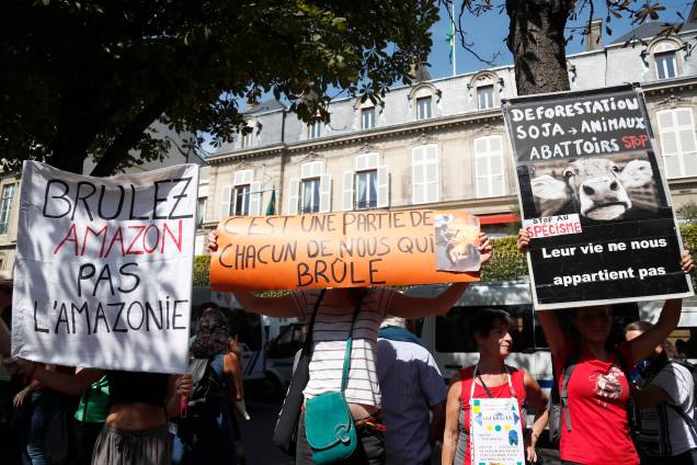 Protesto na embaixada de Paris - 23/08/2019