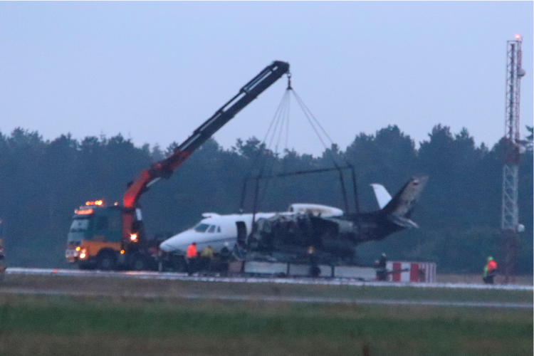 Avião que transportava dez membros da equipe da cantora Pink após acidente na Dinamarca