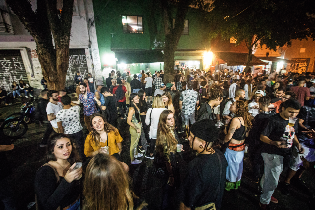 ALCOOL-MENINAS ALCOOL-MENINAS