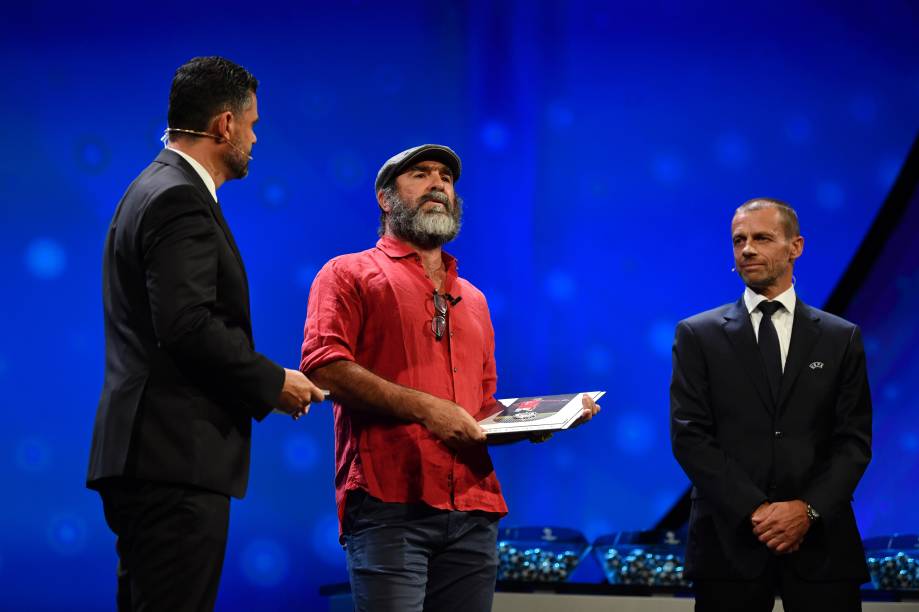 Eric Cantona recebe prêmio honorário na festa da Uefa em MônacoUEFA/UEFA via Getty Images)