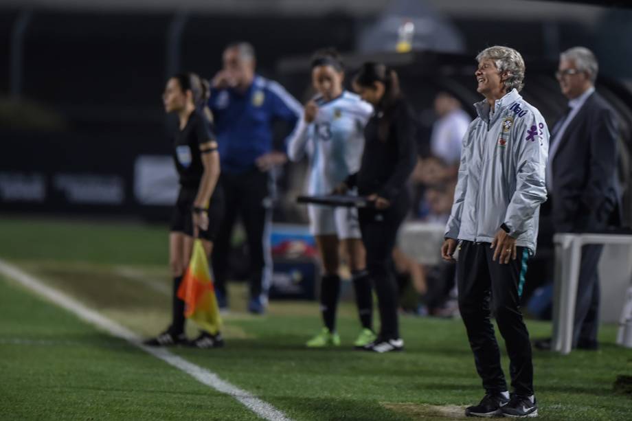 Pia Sundhage, fez diversas "caretas" animadas durante a partida