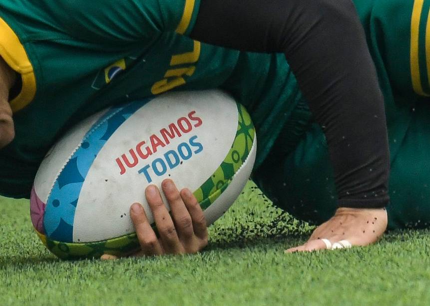 Isadora Cerullo, do Brasil, durante partida de rugby no complexo esportivo Vila Maria Del Triunfo, em Lima