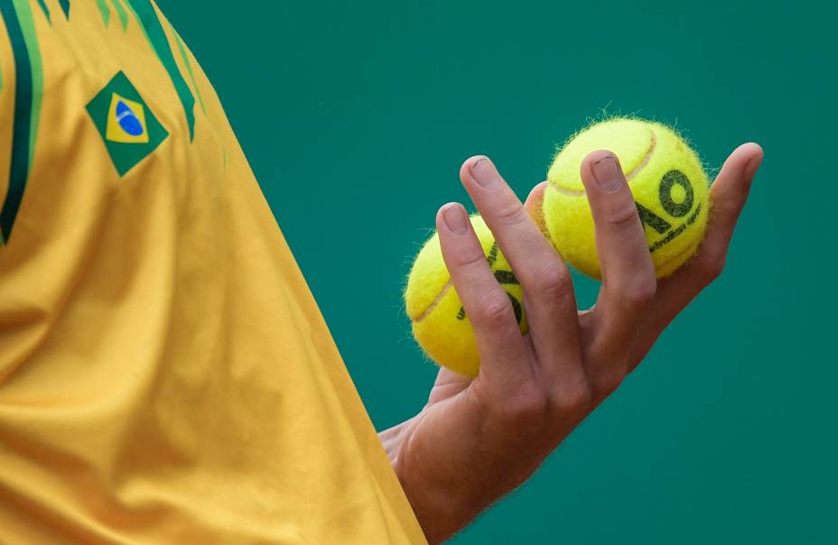 O brasileiro Thiago Wild em partida de tênis no Club Lawn Tennis, em Lima