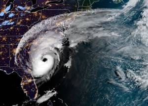 Imagem de satélite mostra o furacão Dorian atingindo a Carolina do Sul: riscos de inundações e falta de energia em 200.000 imóveis - 05/09/2019