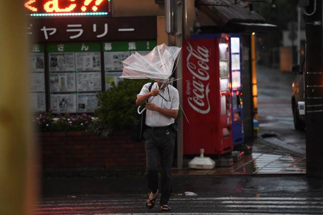 JAPAN-WEATHER-TYPHOON JAPAN-WEATHER-TYPHOON