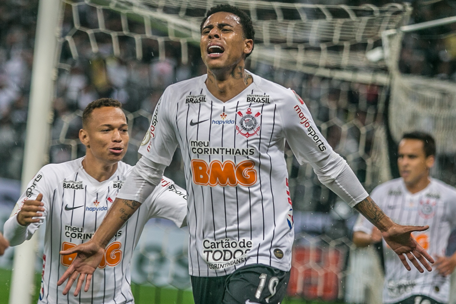 Campeonato Brasileiro: Corinthians vence Atlético-MG nos minutos finais e atinge 3º lugar