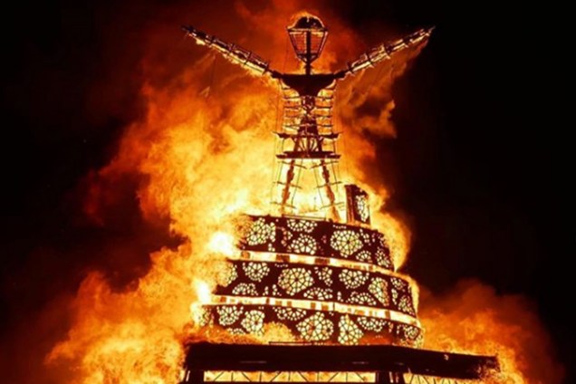 Festival Burning Man 2019 realizado no deserto de Black Rock, em Nevada, nos EUA