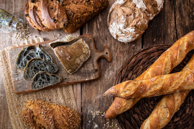 Pão noir, pães alemães, baguete de paris, pão italiano: as variedades campeãs da casa