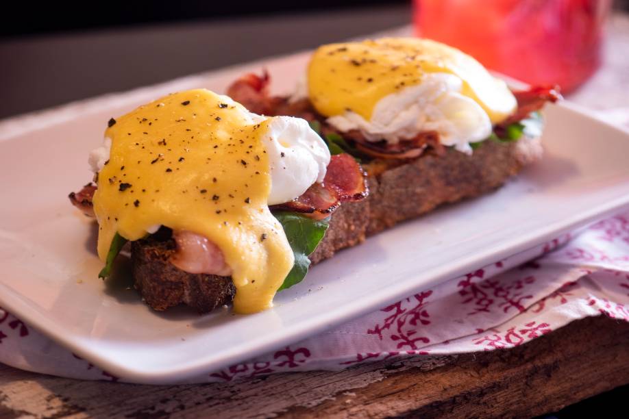 Ovos benedict no pão italiano: 29,90.