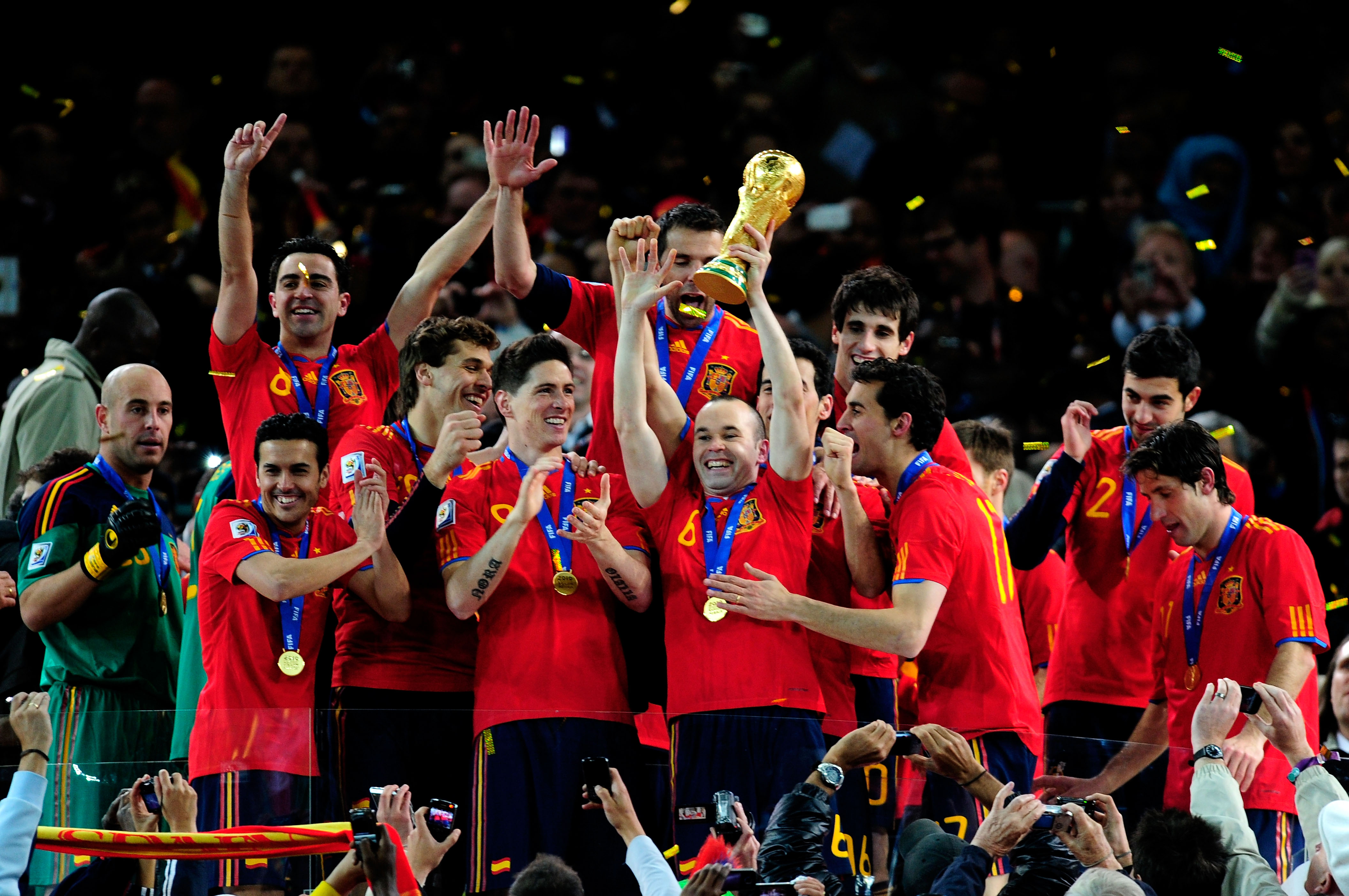 Чемпионы европы победители. Сборная команда Испания 2010. Сборная Испании на ЧМ 2010.