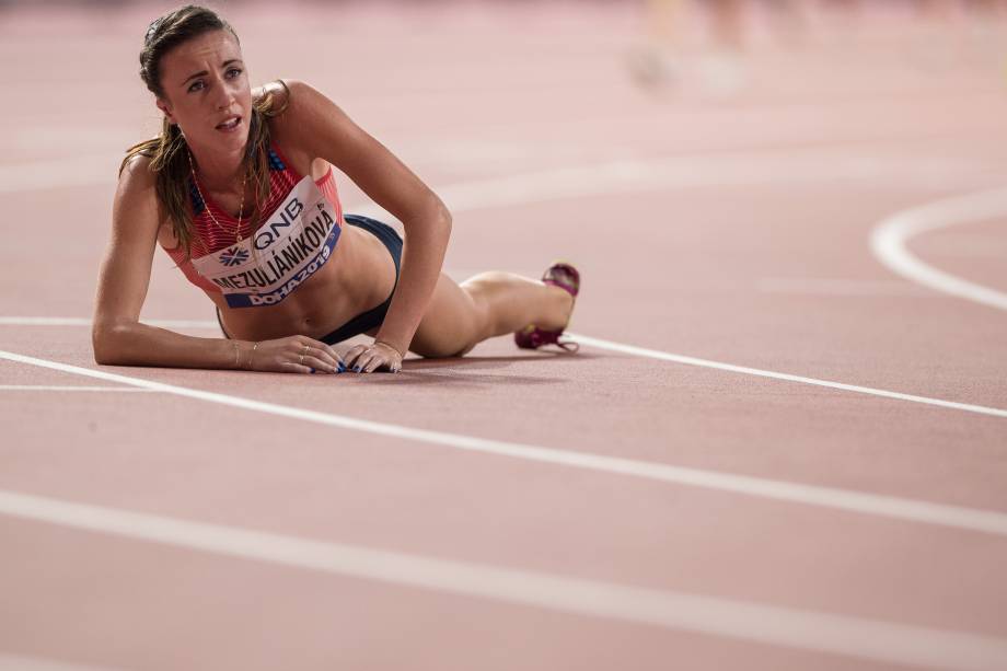 Diana Mezulianikova, da República Tcheca, durante prova 800 metros, em Doha, no Catar