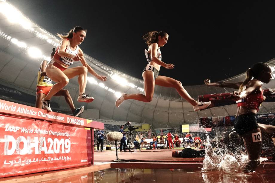 Gesa Felicitas Krause, da Alemanha, durante prova de qualificação com obstáculo aquático