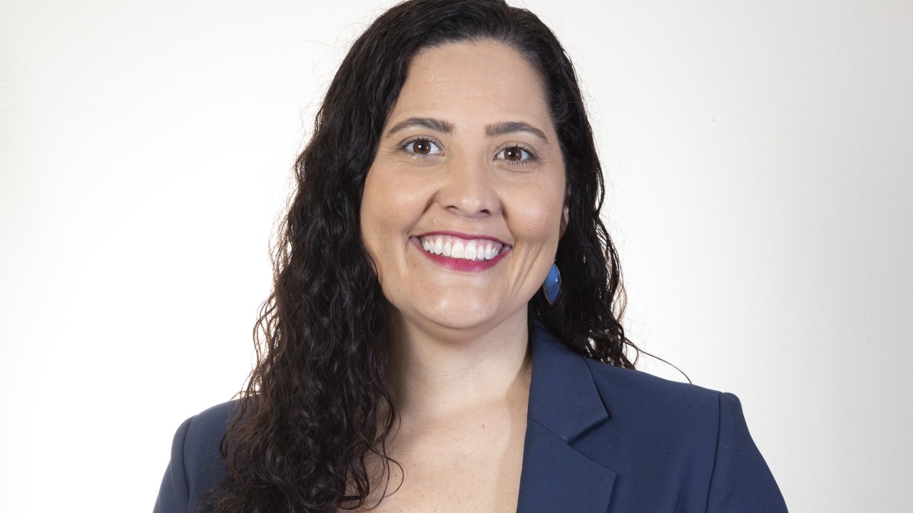 Juliana Rohsner é gestora escolar e diretora da EEEFM Jones José do Nascimento, em Serra (ES),