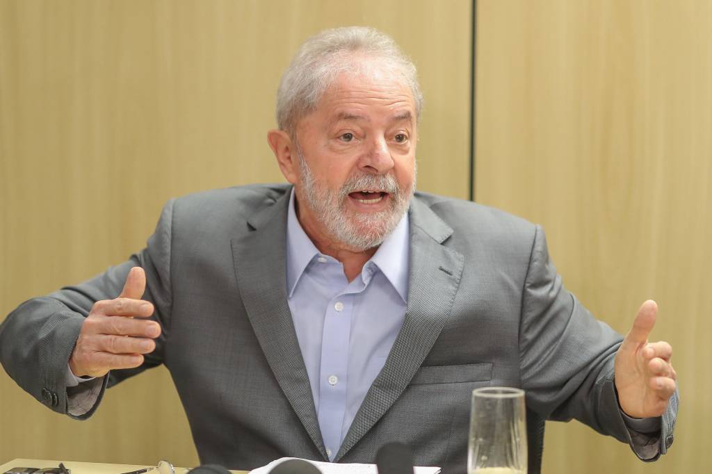 Lula consegue liminar para não depor sobre esquema dos caças da FAB