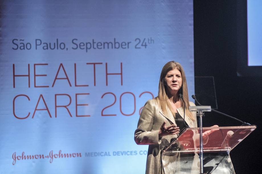 Luly De Samper, presidente da Johnson & Johnson Medical Devices na América Latina, abriu o evento