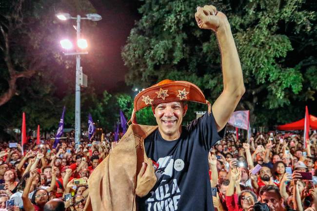 CAMPANHA - Fernando Haddad: nome oficial do PT, mas fará o que Lula mandar