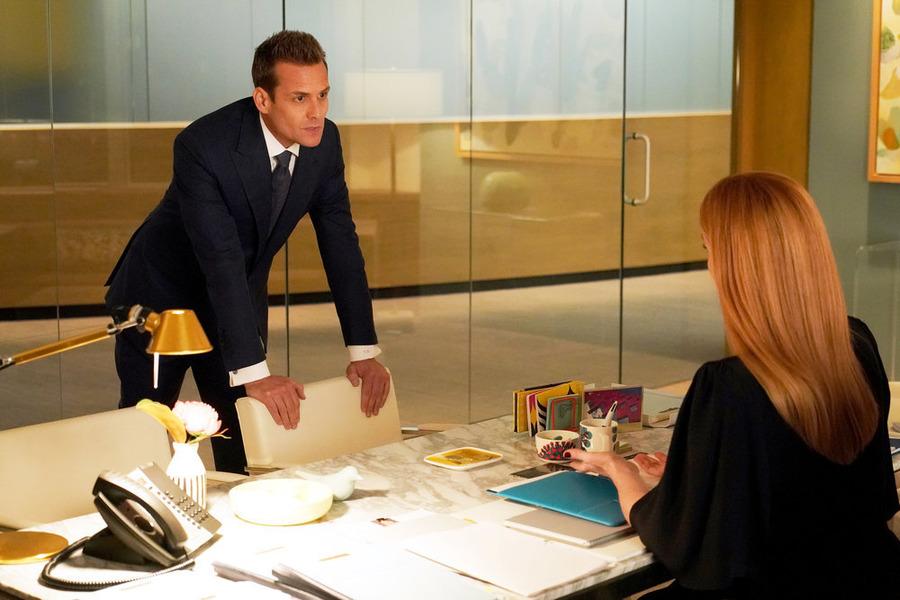 Gabriel Macht como Harvey Specter em cena da última temporada de 'Suits'
