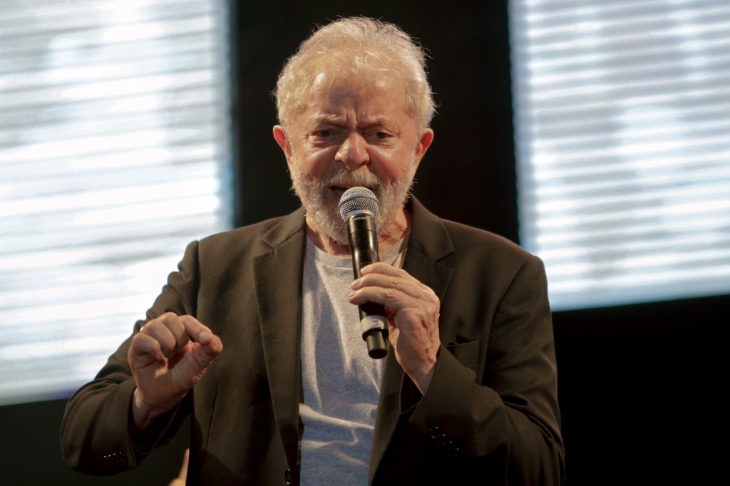 Condenado a 26 anos de prisão por corrupção, Lula mostra que copntinua dando as cartas no PT