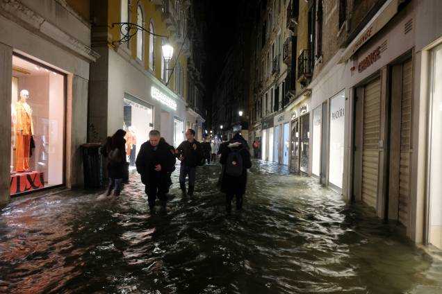 As ruas de Veneza ficaram inundadas após uma maré alta - 12/11/2019