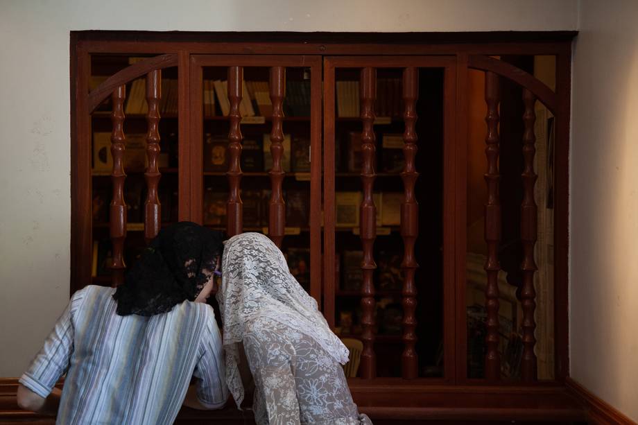 SAO PAULO, SP, BRASIL - 27/10/2019 - Missa Tridentina na Capela São Pio X, na Vila Mariana. A cerimônia, que reúne católicos tradicionalistas, foi seguida de procissão pelas ruas do bairro.