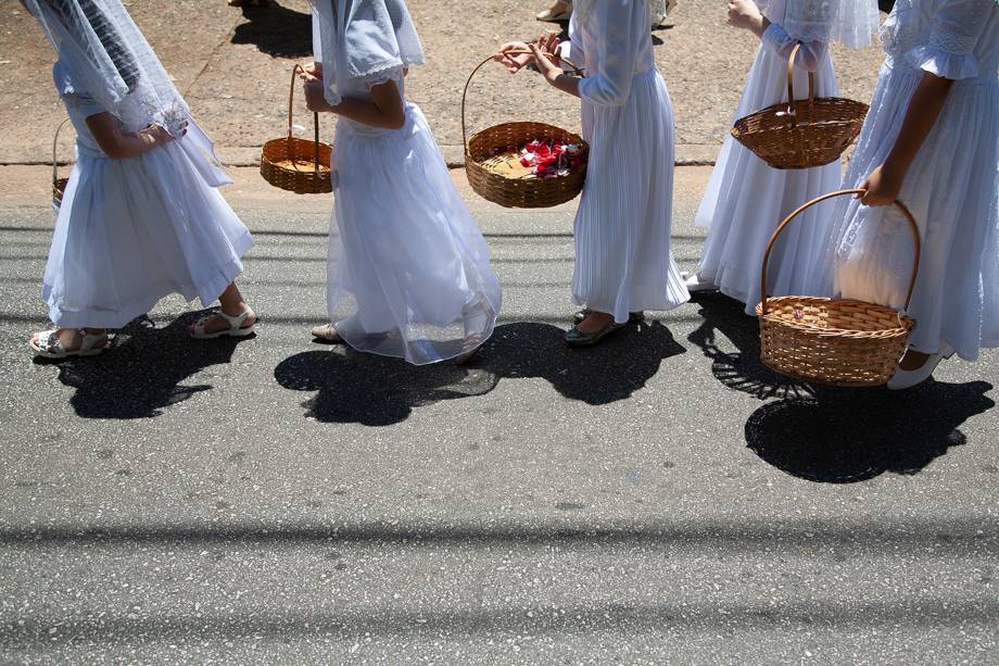 SAO PAULO, SP, BRASIL - 27/10/2019 - Missa Tridentina na Capela São Pio X, na Vila Mariana. A cerimônia, que reúne católicos tradicionalistas, foi seguida de procissão pelas ruas do bairro.