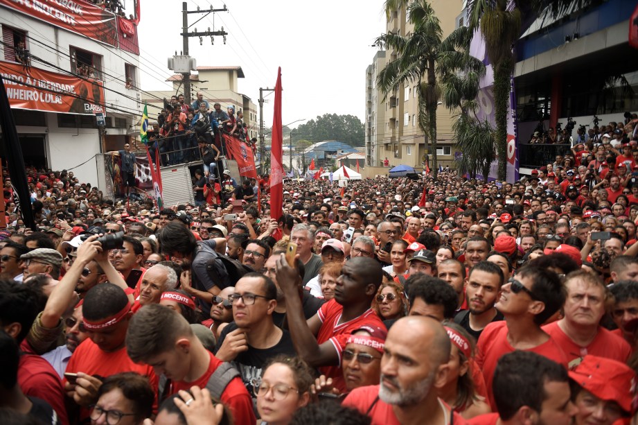 O ex-presidente Lula falou ao público em ato no em frente ao Sindicato dos Metalúrgicos, em São Bernardo do Campo-SP