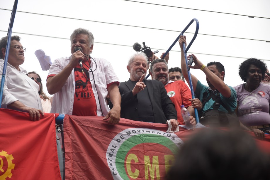 O ex-presidente Lula falou ao público em ato no em frente ao Sindicato dos Metalúrgicos, em São Bernardo do Campo-SP