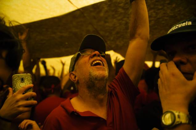 Apoiadores do ex-presidente Lula em ato em frente ao Sindicato dos Metalúrgicos, em São Bernardo do Campo-SP Apoiadores do ex-presidente Lula em ato em frente ao Sindicato dos Metalúrgicos, em São Bernardo do Campo-SP