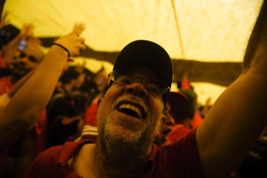 Apoiadores do ex-presidente Lula em ato em frente ao Sindicato dos Metalúrgicos, em São Bernardo do Campo-SP