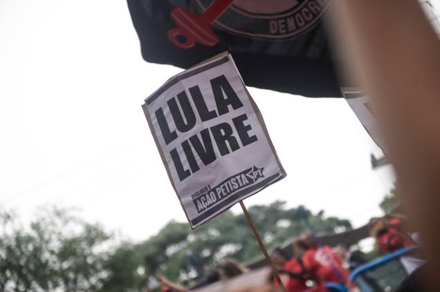 Apoiadores do ex-presidente Lula em ato em frente ao Sindicato dos Metalúrgicos, em São Bernardo do Campo-SP Apoiadores do ex-presidente Lula em ato em frente ao Sindicato dos Metalúrgicos, em São Bernardo do Campo-SP
