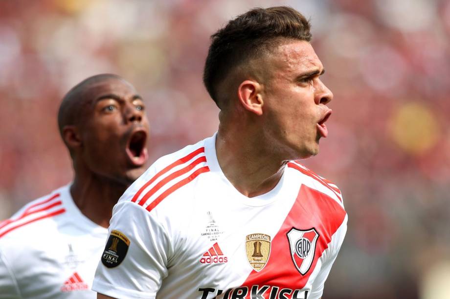 O atacante colombiano Rafael Borré marcou o primeiro gol do River Plate na decisão da Libertadores contra o Flamengo