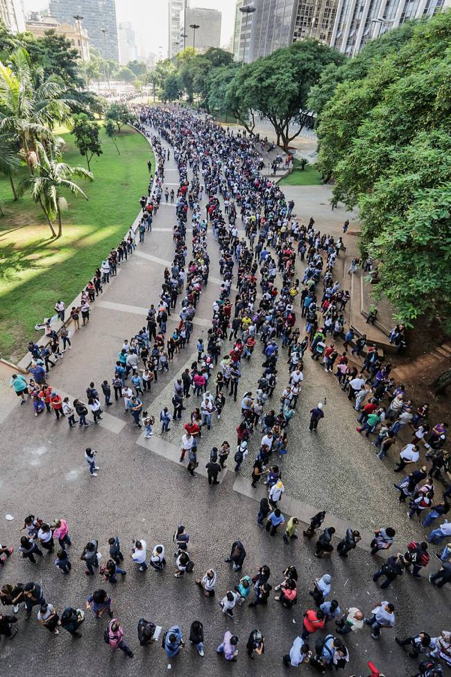 fila-desempregados fila-desempregados