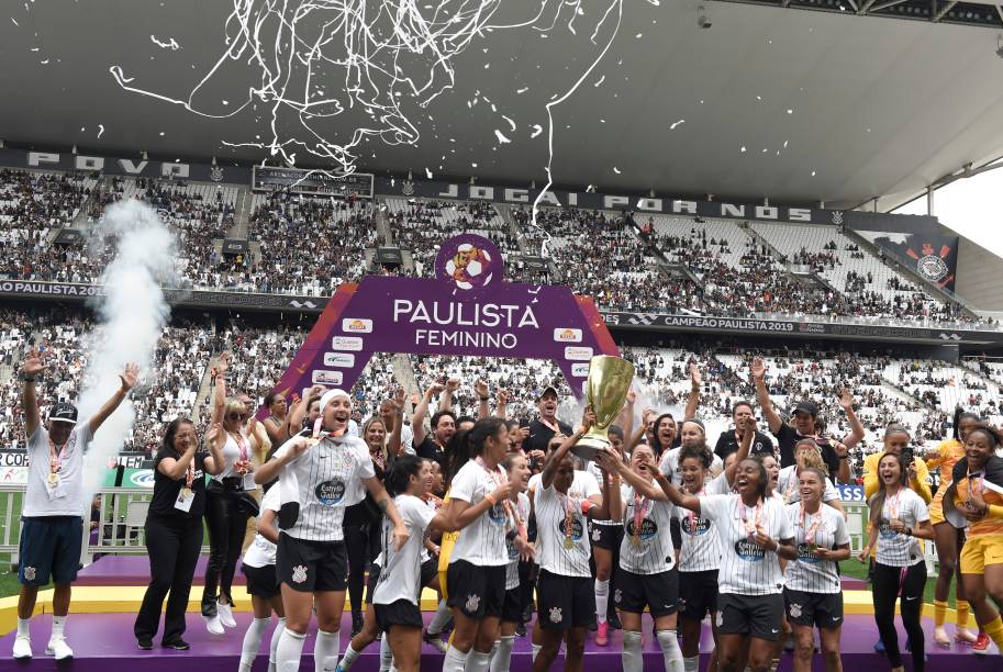 Com gol no último minuto e recorde de público, Corinthians bate o São Paulo  e é campeão paulista feminino - ISTOÉ Independente