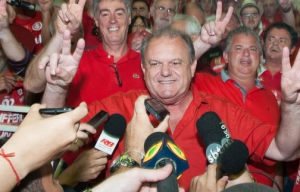 Vitório Piffero no dia em que foi eleito presidente do Inter, em 2014 Vitório Piffero no dia em que foi reeleito presidente do Inter, em 2014