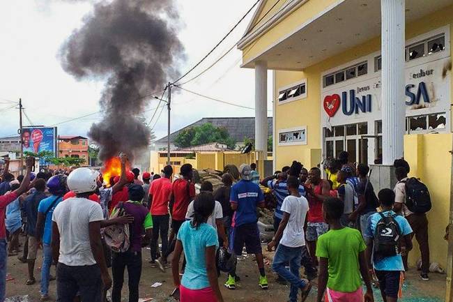 A revolta dos fiéis da África contra a Igreja Universal