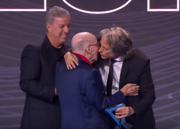 Jorge Jesus se disse honrado por receber o prêmio de Zagallo