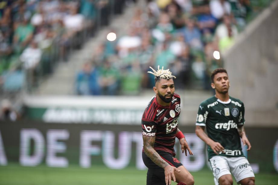 Gabigol ao marcar o segundo gol do Flamengo na partida