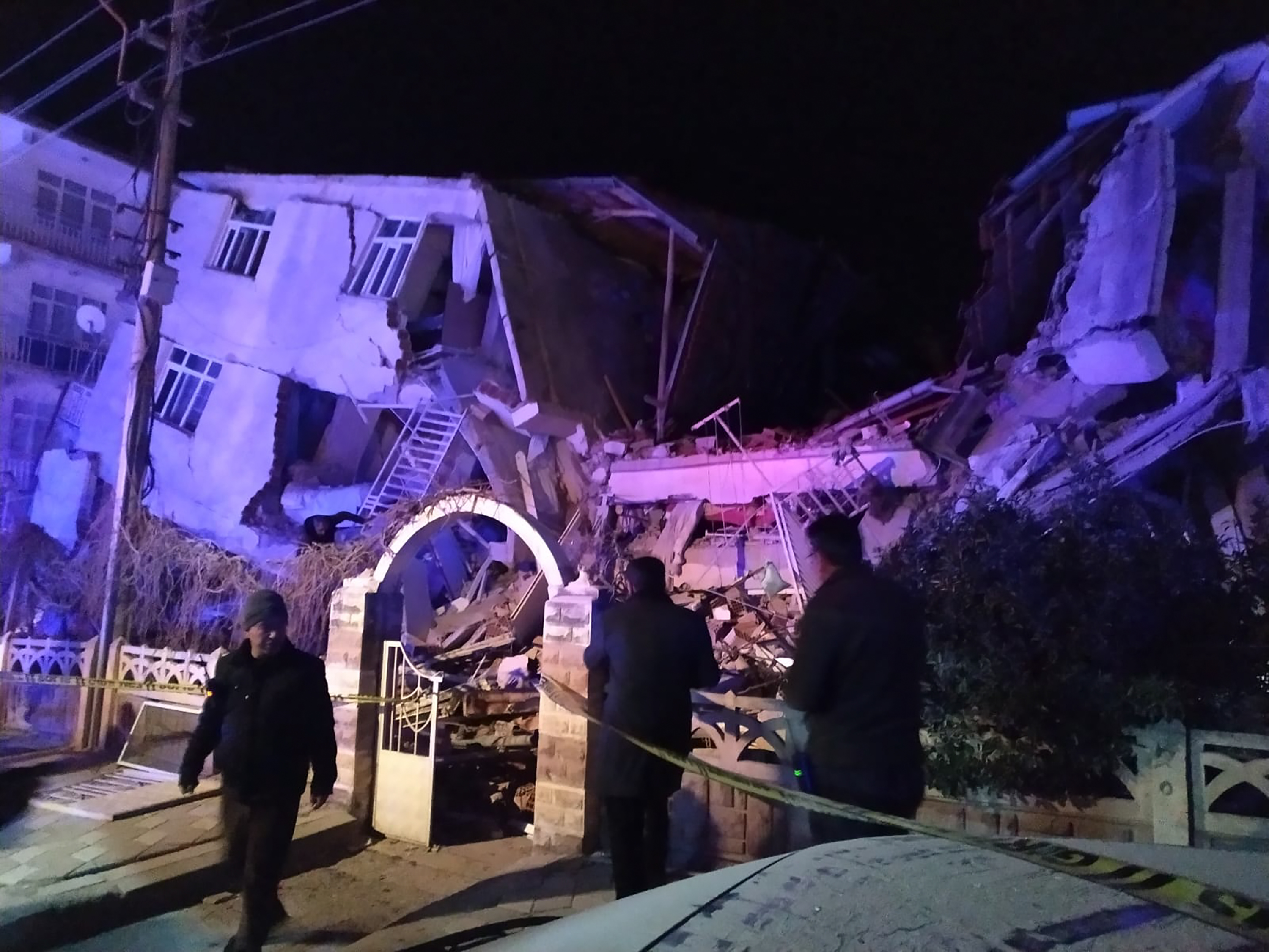 Terremoto na Turquia provoca quatro mortes VEJA