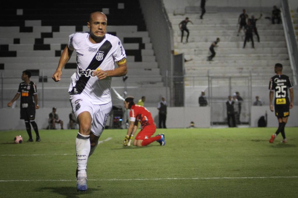 Campeonato Paulista Ponte Preta Bate Corinthians Em Campinas