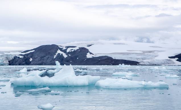 Chegada à Península Antártica foi marcada por geleiras, no Estreito de Nelson, e pela paisagem da Baía do Almirantado Chegada à Península Antártica foi marcada por geleiras, no Estreito de Nelson, e pela paisagem da Baía do Almirantado