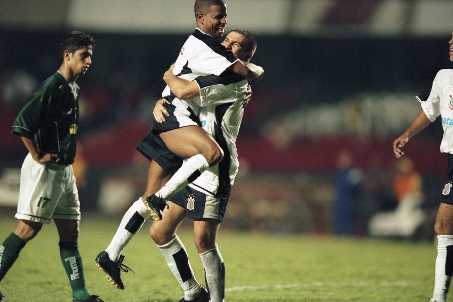 Luizão e Marcelinho relembram conquista do Mundial de 2000 pelo