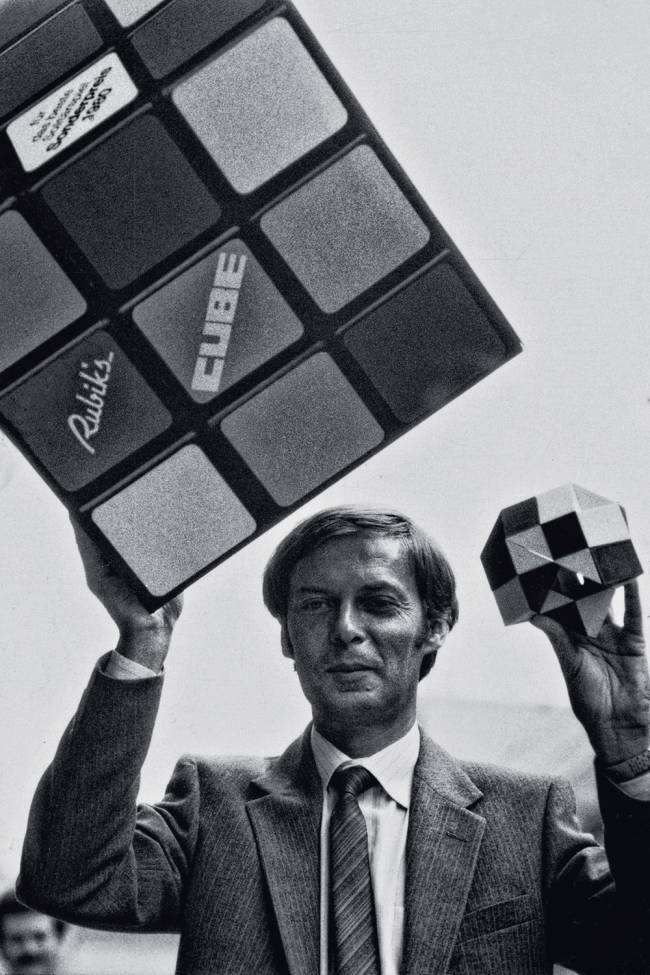 O INVENTOR - Ernö Rubik, arquiteto húngaro: a ideia era ensinar álgebra