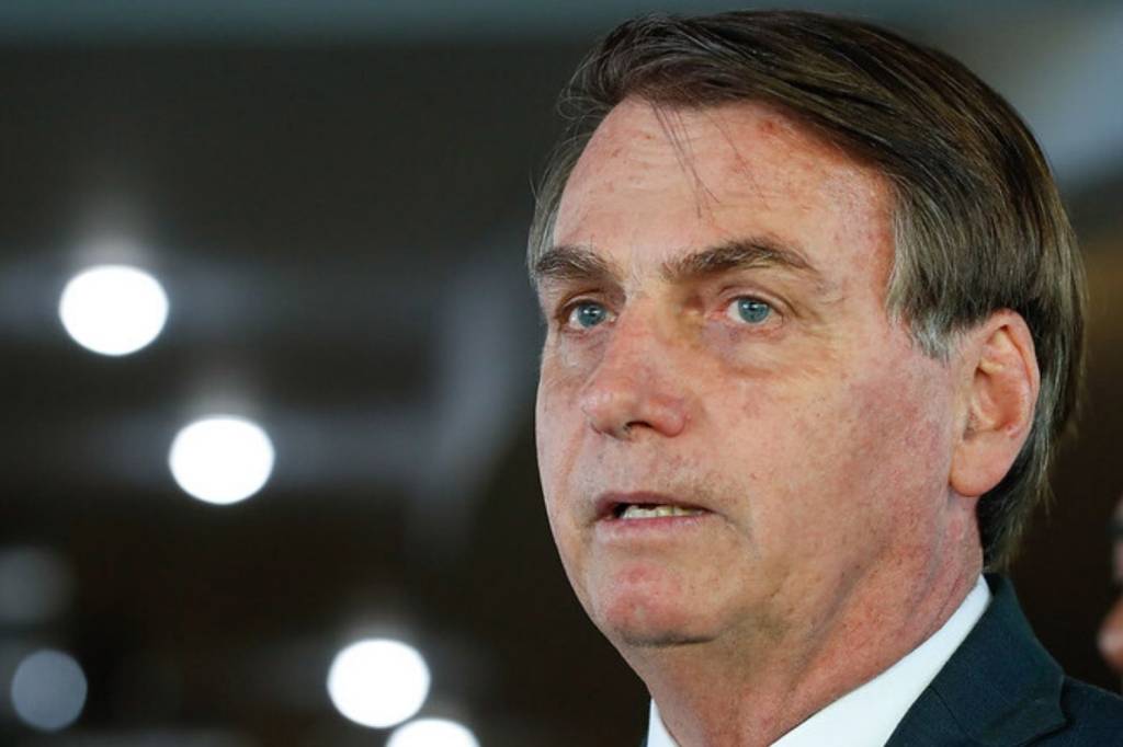 Bolsonaro: carro já emplacado não precisa trocar para placa do Mercosul